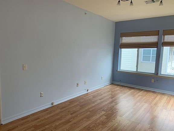 2nd image of 7407 Aquatic Dr