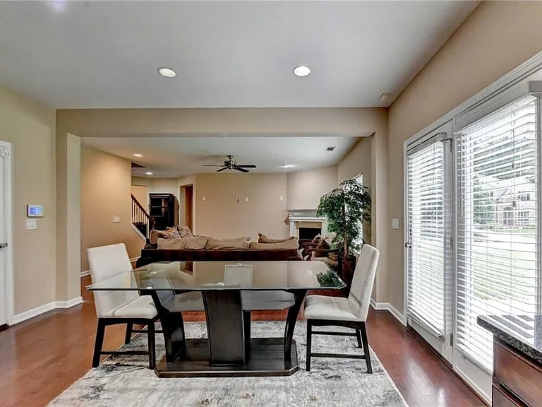 4228 Woods Creek Ln — Photo 34