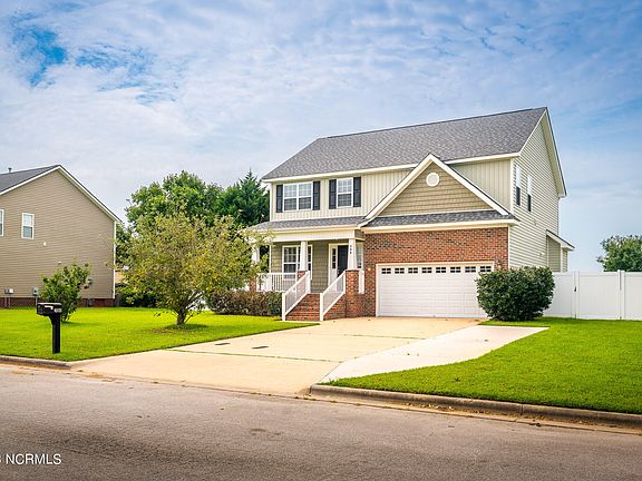 3rd image of 300 Primrose Lane