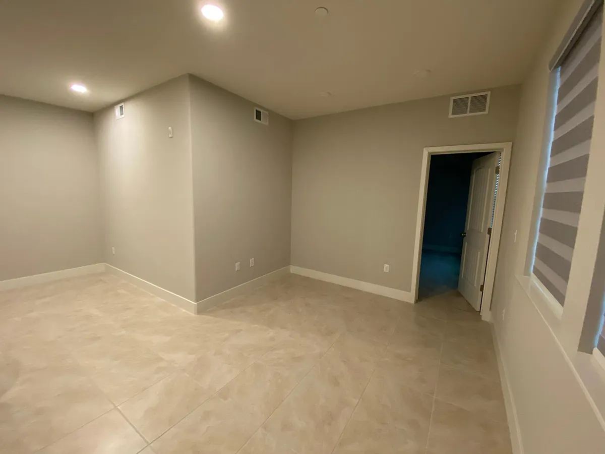 Building Photo - 287 Baja Rose St