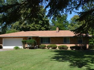 2351 Vezber Dr, Seven Hills, OH 44131