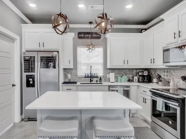 1018 Chase St, Denison, TX 75020