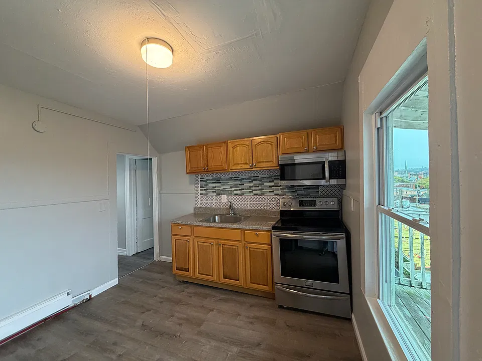 49 Johnson St #3