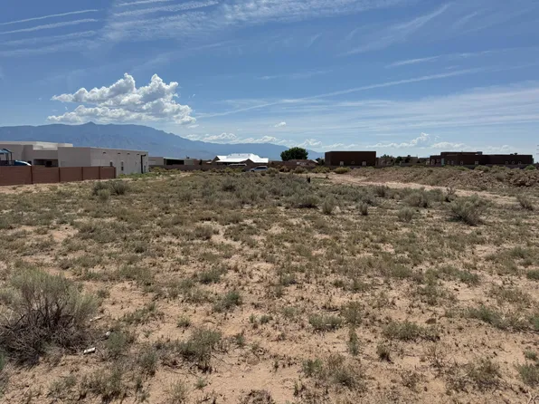 2021 Eucalyptus Rd NE, Rio Rancho, NM 87144