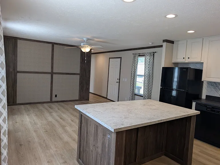 Avon Lakes Estates — Photo 11