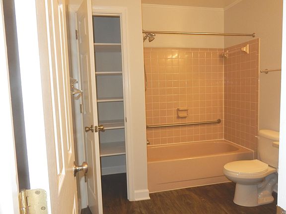3rd image of 3 Marshall Ct