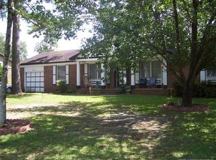 5827 Rivercroft Rd, Fayetteville, NC 28304