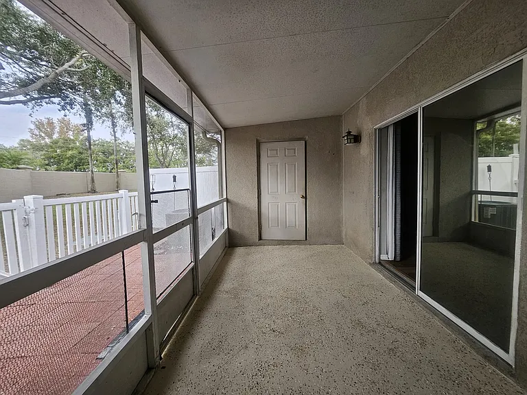 10106 Belleville Pl — Photo 32