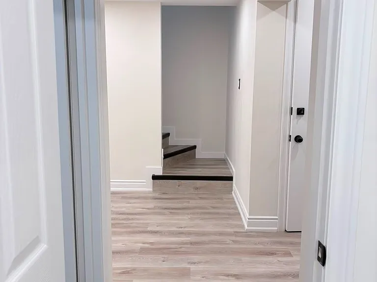 158 Wainscot Ave #BASEMENT — Photo 14