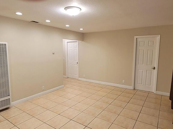 3rd image of 2098 Tampa Way