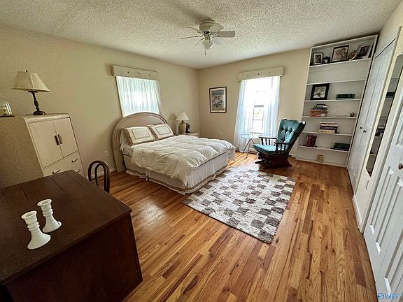 3rd image of 140 Sardis Dr