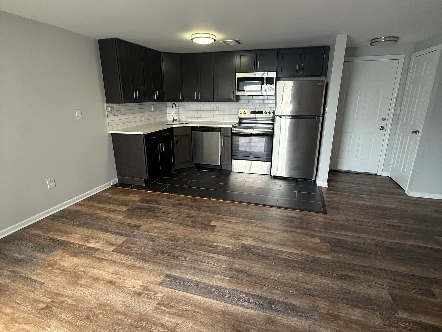 228 River St — Photo 2