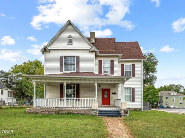 214 W Chestnut St, Carthage, MO 64836