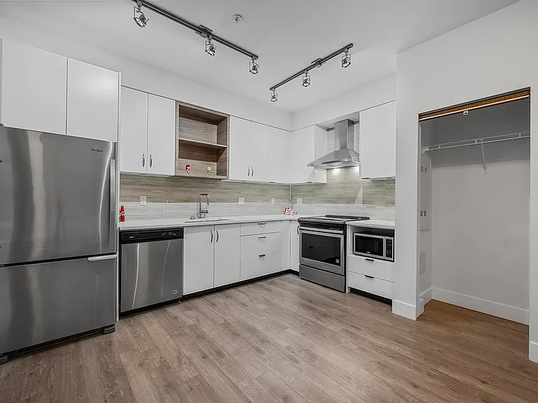 5355 Lane St #101 — Photo 11