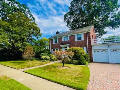 134 Fonda Road, Rockville Centre, NY, 11570