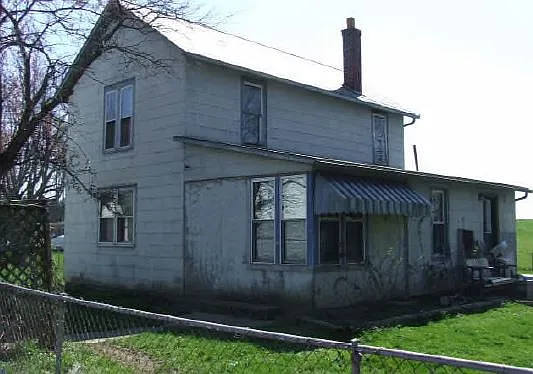 40 Decker St photo 1