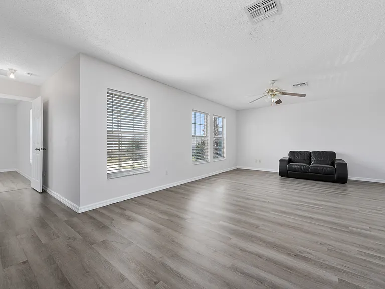 746 Lockbreeze Dr — Photo 13