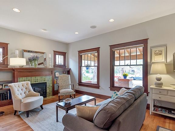 2nd image of 2074 Hudson St