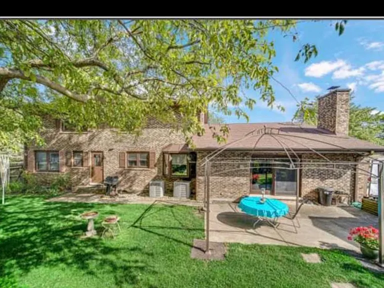 1224 N Hickory Trl — Photo 4