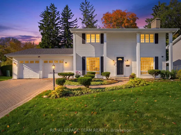 35 Mohawk Cres, Ottawa, ON K2H 7G7