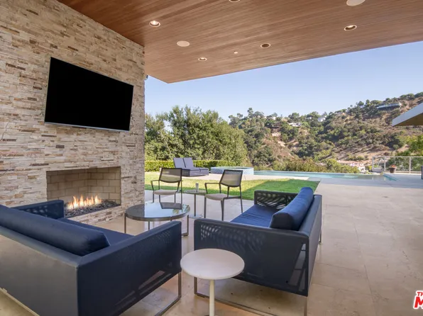 10802 Alta View Dr, Studio City, CA 91604