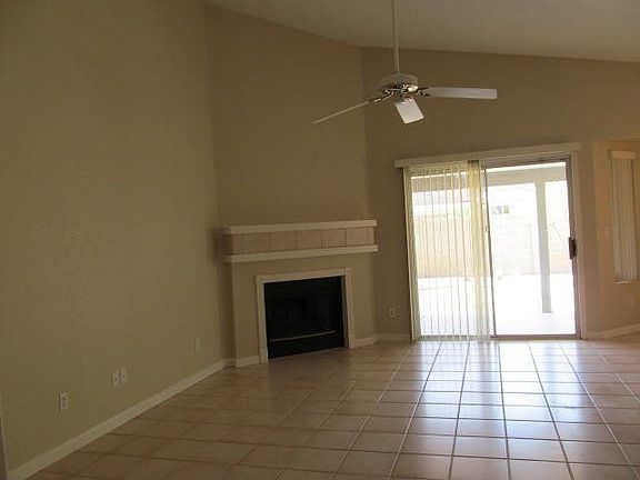 family rm w/tile