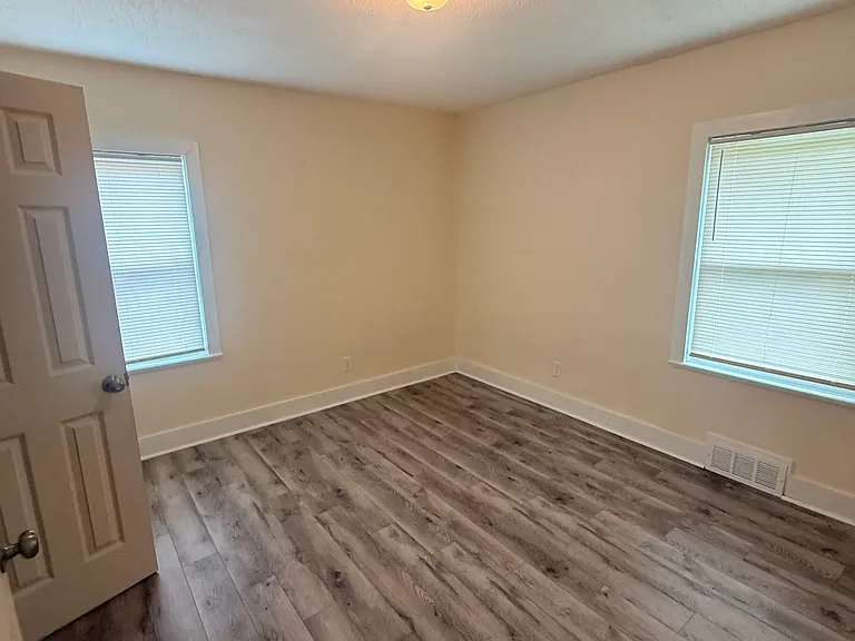 209 Highland Ave — Photo 15
