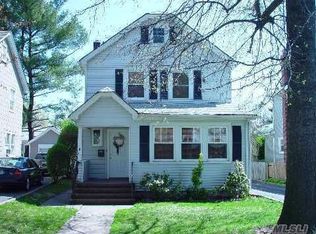 43 Prescott St, Garden City, NY 11530