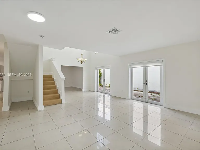 15131 SW 58th St — Photo 2