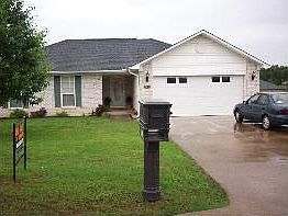 1st image of 707 Appletree Ln