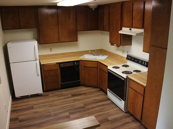 2nd image of 573 Highland Dr APT 1