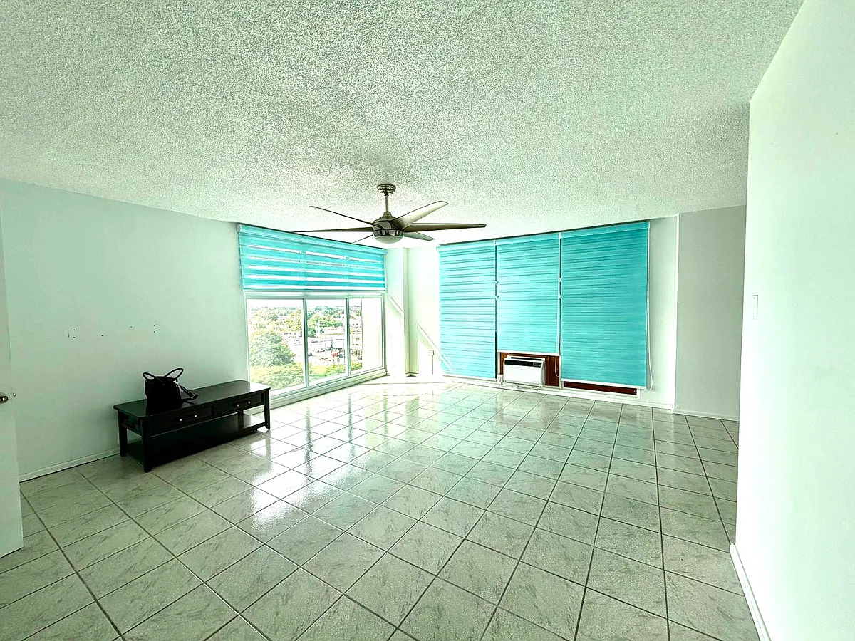 Building Photo - 2235 Avenida Las Americas #601