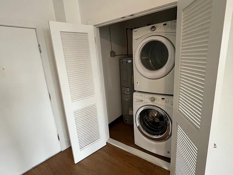427 Bergen Ave #3 — Photo 2