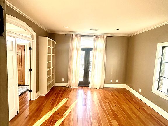 3rd image of 347 County Downs Rd