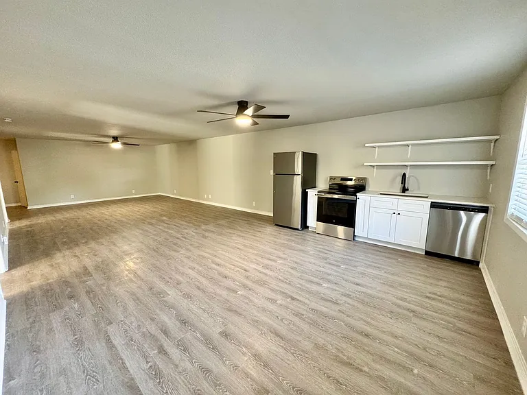 705 Sunrise Ave — Photo 34