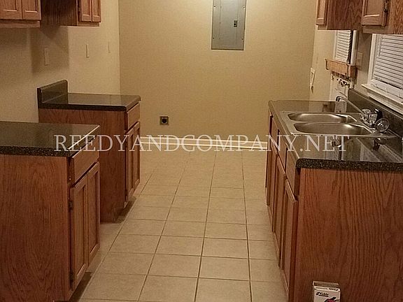 4th image of 3475 Hester Ave