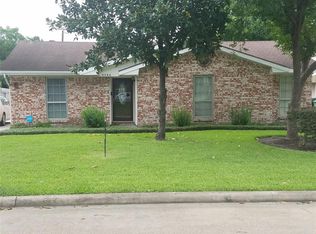 5706 Saxon Dr, Houston, TX 77092