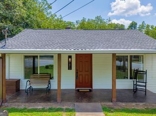 1813 W Currahee St, Toccoa, GA 30577