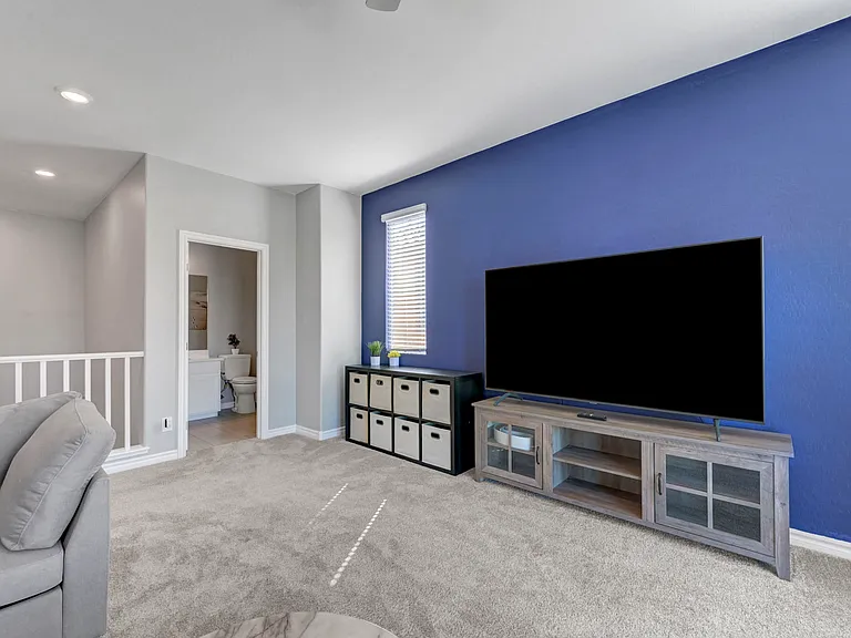12321 Silvana St — Photo 38