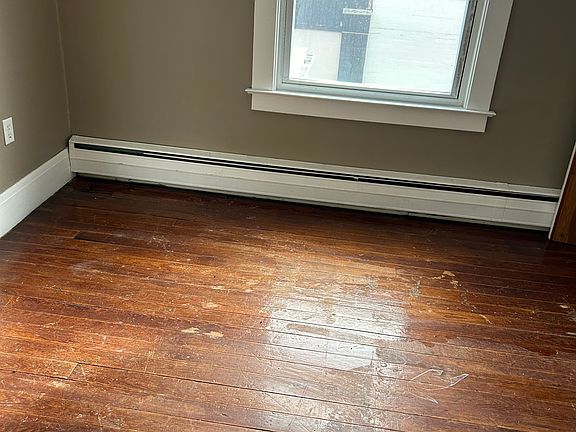 5th image of 2911 1/2 Court St
