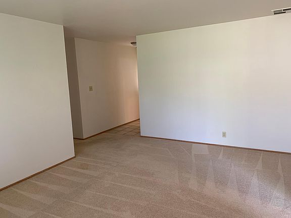 5th image of 5943 W Walbrook Dr