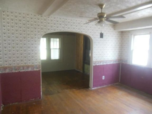 4th image of 629 N Berwick Ave