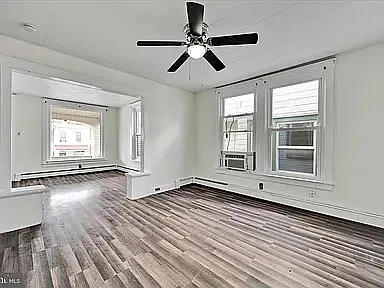 305 S 4th St — Photo 2