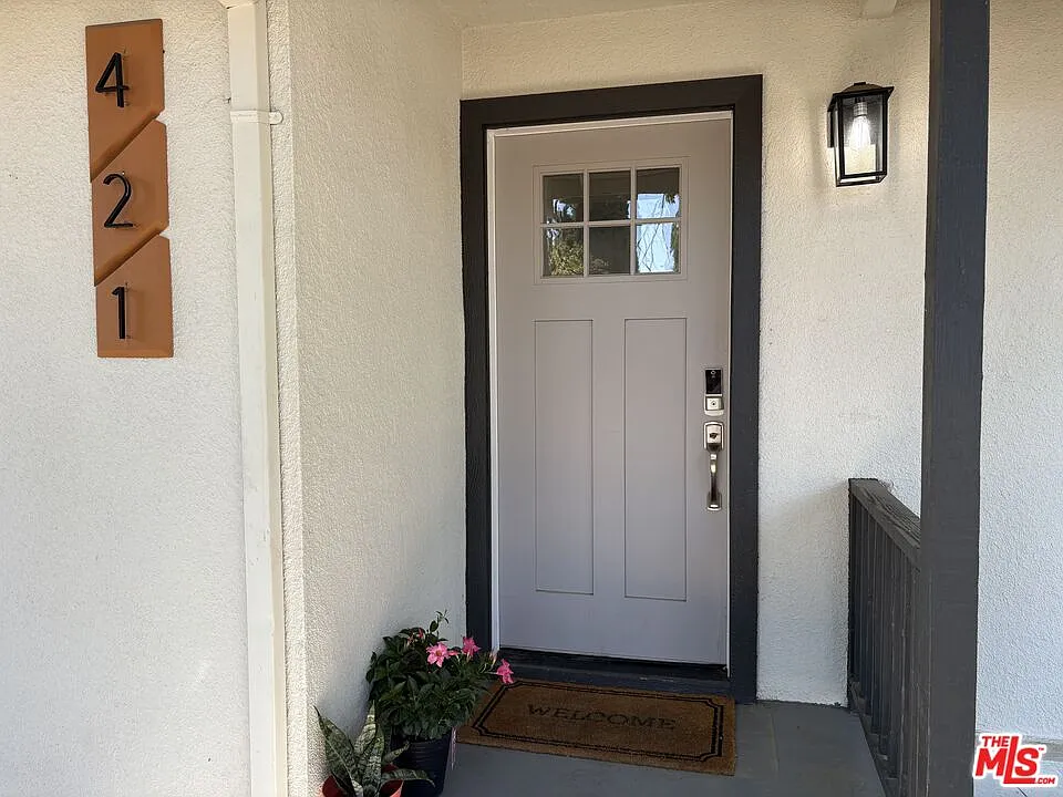4 bed, 2.0 bath, 1252 sqft, $2,650 — Photo 1
