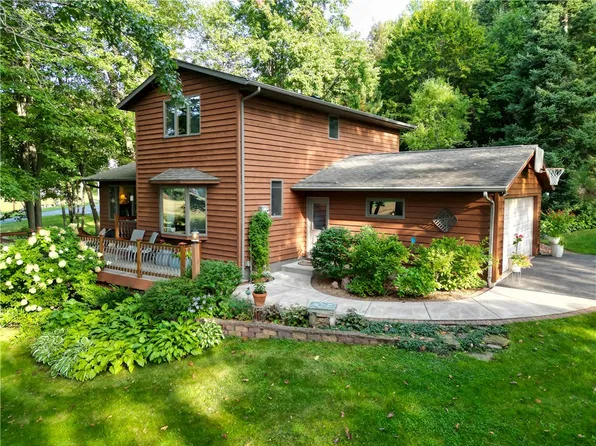 6118 W Waubeek Mound Road, Eau Galle, WI 54737
