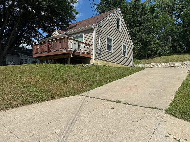 2691 Roosevelt St — Photo 2
