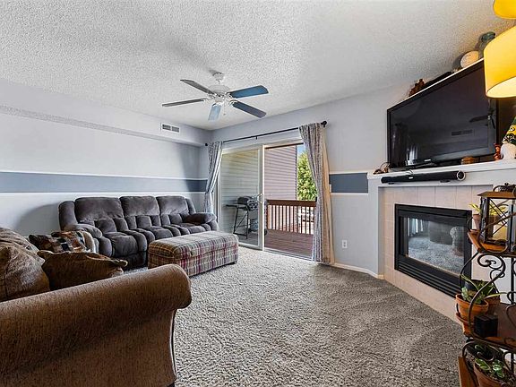 3rd image of 40 Zeller Xing APT 205