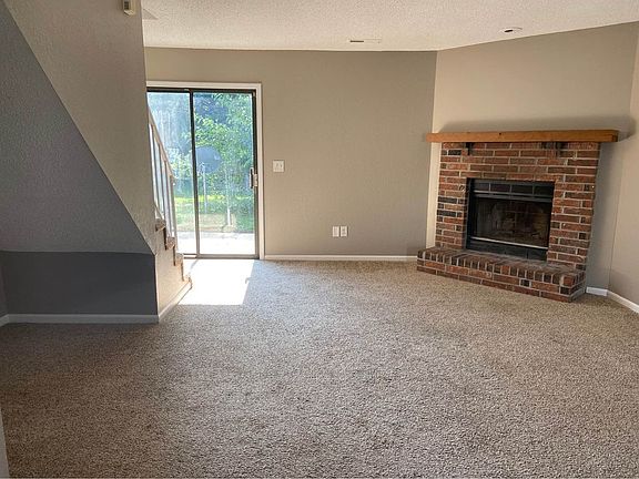 4th image of 1102 Pine Ct APT D