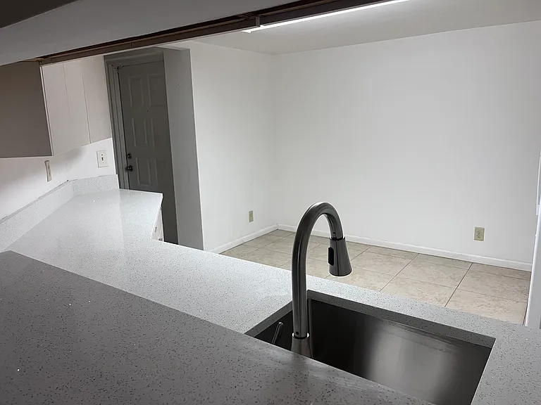 9777 Westview Dr #1121 — Photo 3