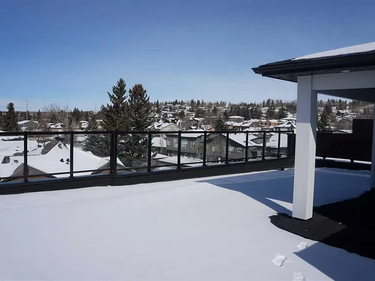 4740 Bowness Rd NW — Photo 9
